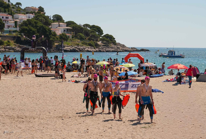 Nedadores travesía aguas abiertas Costa Brava SwimNoLimits 2026